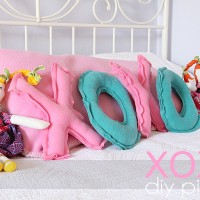 Valentine’s Craft Tutorial: XOXO Pillows